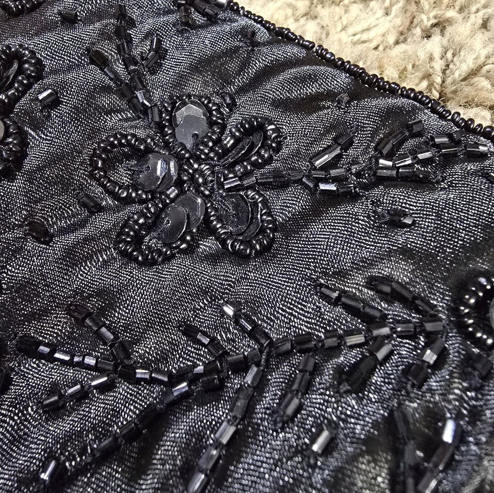 Elegant Black Floral Women's Bag,  Beaded Sequin Hand Bag. Black, Satin. - Picture 5 of 9